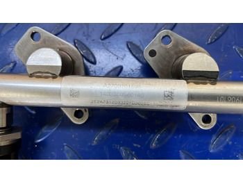 Rampă de injecție Mercedes-Benz A2700701595